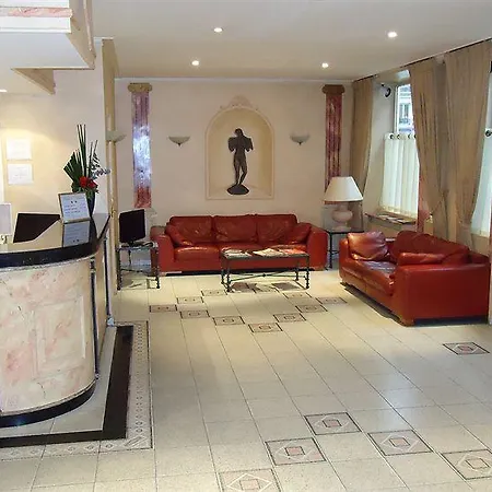 D'amiens Hotell 3*